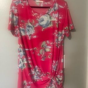 Floral print knot top size large